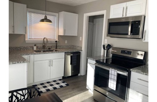 Speedway House | Charming updated home in the heart of Speedway