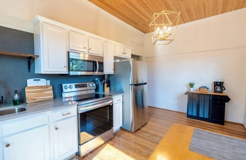 Birmingham Apartment | Charming Updated Loft with KING BED!
