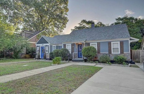 University District House | Charming Updated One Bedroom with yard