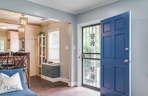 University District House | Charming Updated One Bedroom with yard
