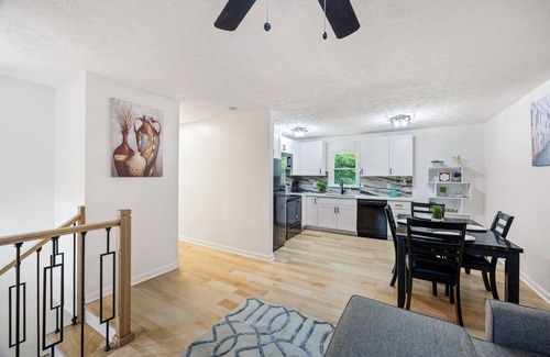 Clarkdale House | Charming upgraded 4-bedroom house conveniently located in Marietta