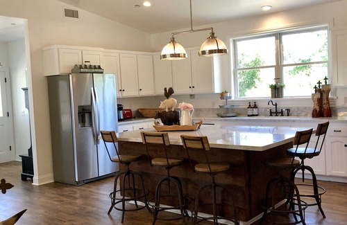Ballard House | Charming urban farmhouse ranch estate! Read our reviews & Instagram 3 Leaf Ranch