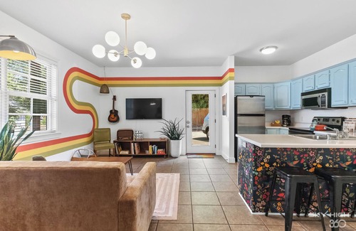 Fayetteville Apartment | Charming Urban Retreat near Dickson St.