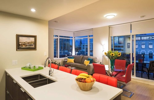 Downtown Victoria Condo | Charming & Vibrant Downtown 2 Bed 2 Bath w Parking