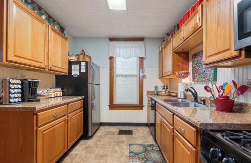 Davenport House | Charming Victorian 2 min downtown, close to Palmer