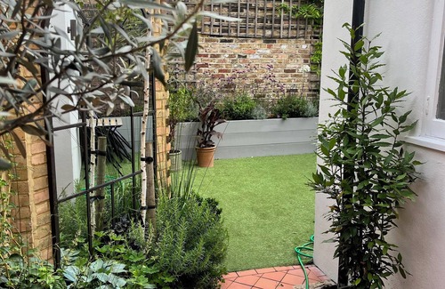 Chiswick House | Charming Victorian House in beautiful Chiswick