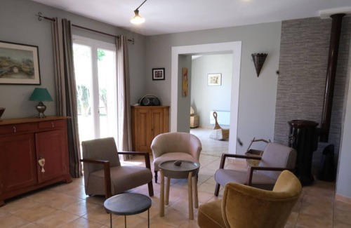 Cornillon-Confoux Villa | Charming villa with pool in Cornillon-Confoux - 8 people.
