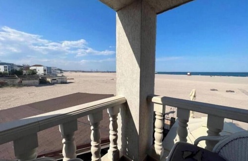 Eforie Nord Apartment | Charming villa in superb Eforie with WiFi, AC & Deluxe King Room