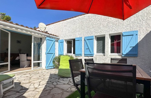 La Palmyre House | Charming Villa with Patio, 2 Bedrooms, Near Beach & Shops in La Palmyre