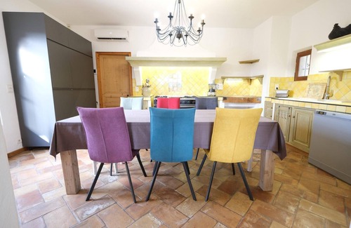 Orgon Villa | charming villa with heated swimming pool near eygalières, in the heart of the regional natural park of the alpilles in provence – 8 people