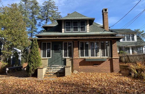 Hillcrest House | Charming Village Home on Hillcrest