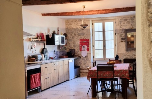 Boulbon House | Charming village Mas with garden