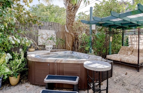 Old Northwood Historic District House | Charming vintage home with hot tub, patio, and studio apartments in back
