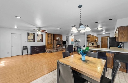 Keller House | Charming Warm Family Retreat ~ Fam&Group