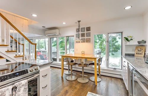 Waterford House | Charming Waterford Home w/Dock on Niantic River!