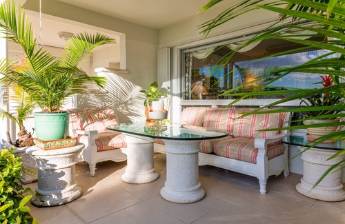 Delray Beach Apartment | Charming Waterfront Property With Pool, Near Beach