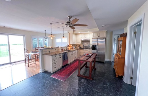 Cambridge House | Charming, waterfront 3-bedroom house in lovely Cambridge with AC, WiFi