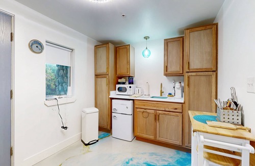 Edgecomb Apartment | Charming Waterfront Condo with Stunning Sunset Views and Boat Slip