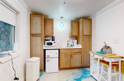 Edgecomb Apartment | Charming Waterfront Condo with Stunning Sunset Views and Boat Slip