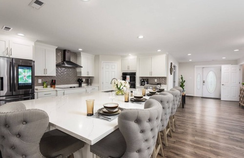 Chester House | Charming Waterfront home, Kent Island, Maryland!