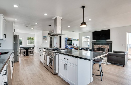 Whittier House | Charming Whittier Home w/Views: 17 Mi to LA