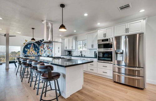 Whittier House | Charming Whittier Home w/Views: 17 Mi to LA