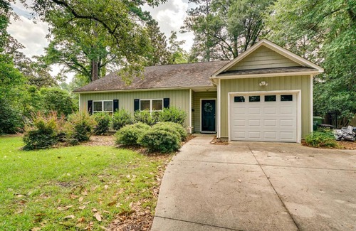 Wilmington House | Charming Wilmington Home with Patio about 7 Mi to Beach!