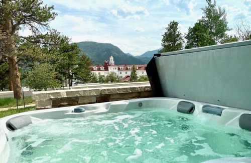 Stanley Hills Condo | Charming woodsy condo with private hot tub and Rocky Mountain views!