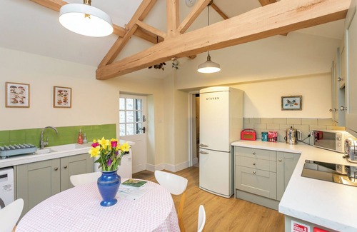 Skipton House | Charming Yorkshire Dales Cottage sleeping 4 guests with access to an award winning wellbeing resort.