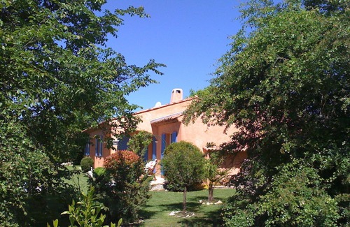 Pierrevert House | Charmingly furnished house in the Luberon Provence at the golf course