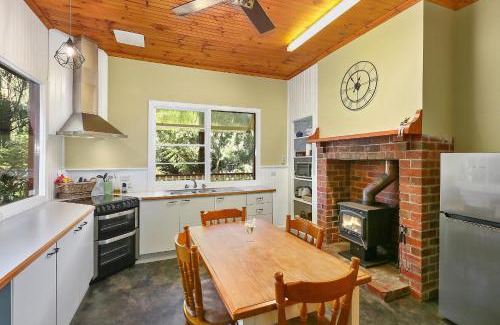 Warburton Bed & Breakfast | Charnwood Cottages in Warburton