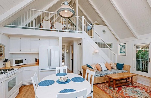 Salmon Creek House | Chartwell Haven, seconds from the sand at Salmon Creek Beach