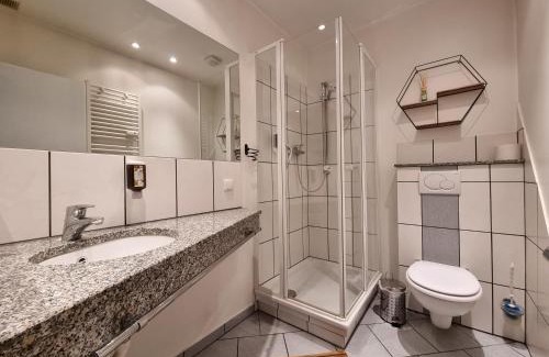 Hamelin Apartment | Charysma - Azurro-Suite, urbanes & ruhiges Design, Terrasse, Parkplatz