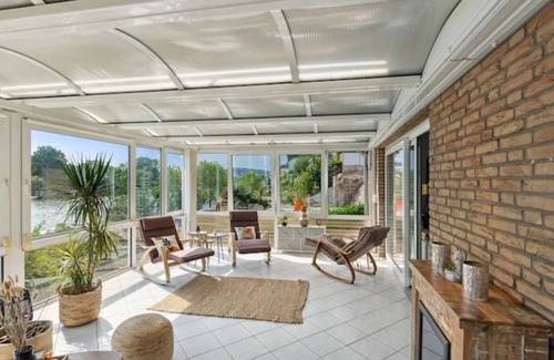 Hamelin Apartment | Charysma: Winter garden | massage armchair | electric fireplace | parking spaces