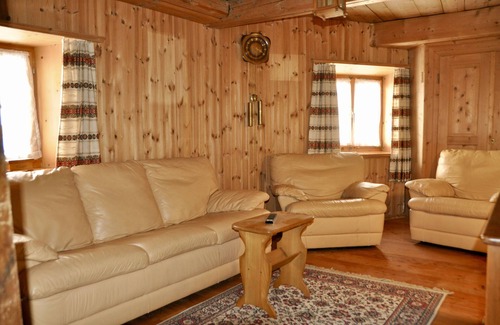 Engadin Scoul House | Chasa Genuina - Cozy atmosphere in the vacation home in Ftan
