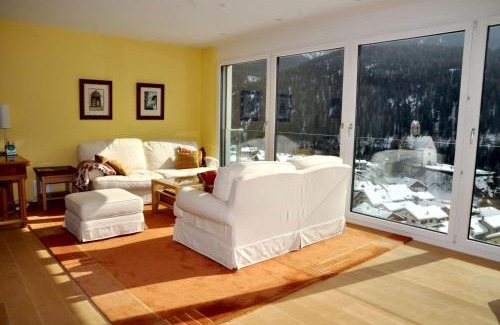 Engadin Scoul Apartment | Chasa Miramunt 9