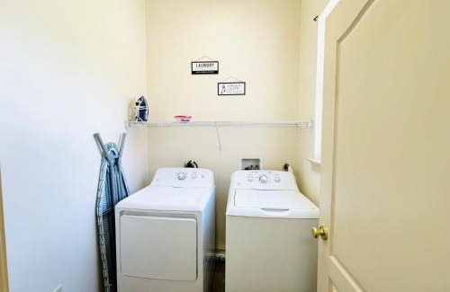 Pine Grove Apartment | Chateau 10