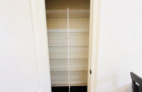 Pine Grove Apartment | Chateau 16