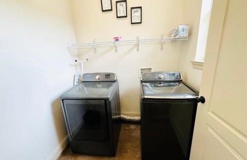 Pine Grove Apartment | Chateau 2
