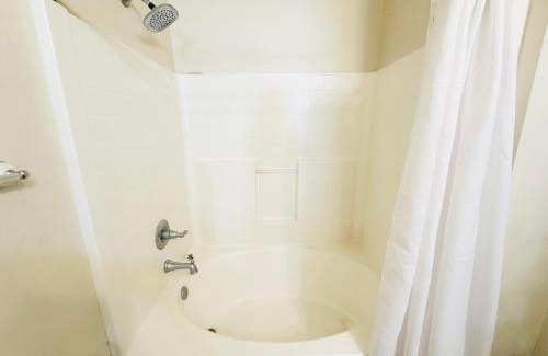 Pine Grove Apartment | Chateau 2