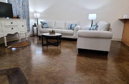 Pine Grove Apartment | Chateau 3