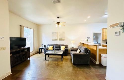 Pine Grove Apartment | Chateau 5