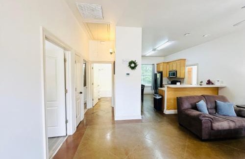 Pine Grove Apartment | Chateau 6