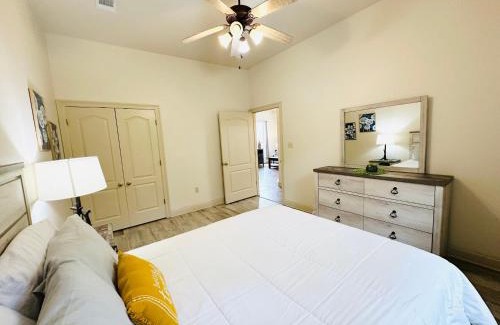 Pine Grove Apartment | Chateau 7
