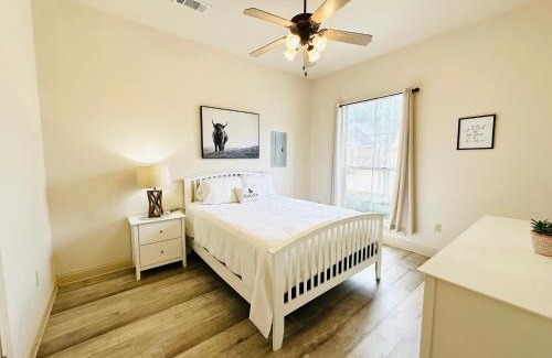 Pine Grove Apartment | Chateau 7