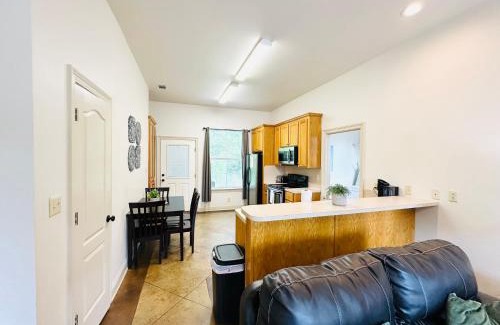 Pine Grove Apartment | Chateau 8