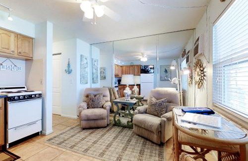 Belleair Beach Apartment | Chateau 8W