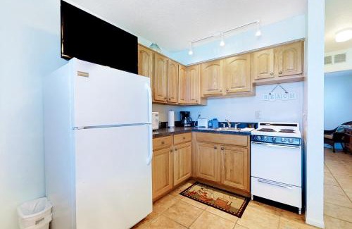 Belleair Beach Apartment | Chateau 8W