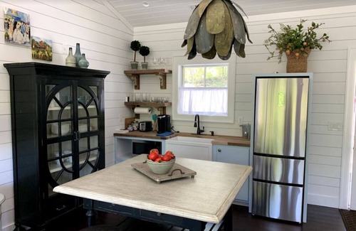 Scaly Mountain Cottage | Chateau Claret - Mountain Vineyard Getaway on the Highlands Plateau