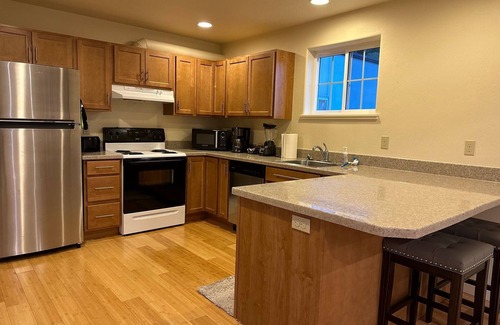 Ashland House | Chateau Herb ~ Miranda Carriage House Apt